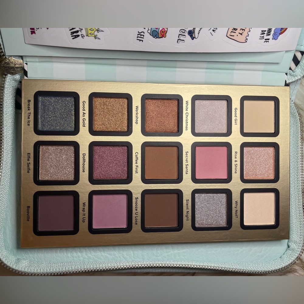 Too Faced Pretty Little Planner Best Year Ever Eyeshadow set. Holiday limited ed - Picture 7 of 7